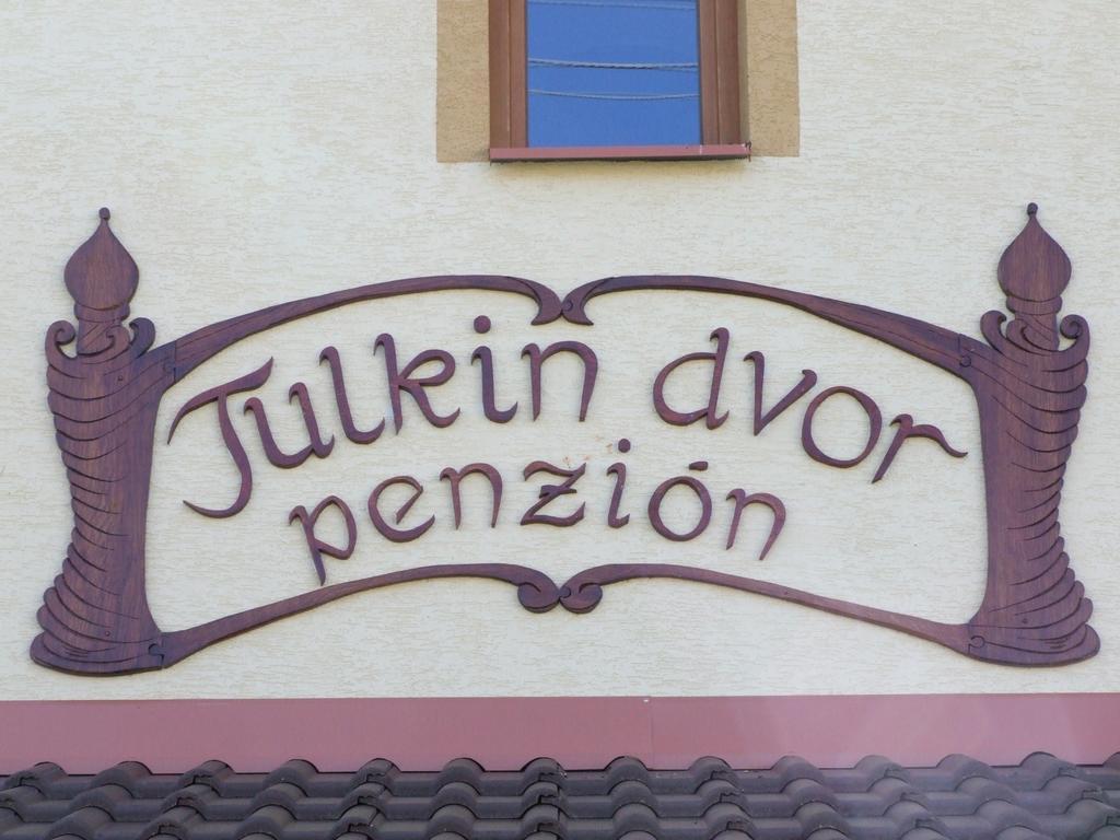 Penzion Julkin Dvor Krupina Eksteriør bilde